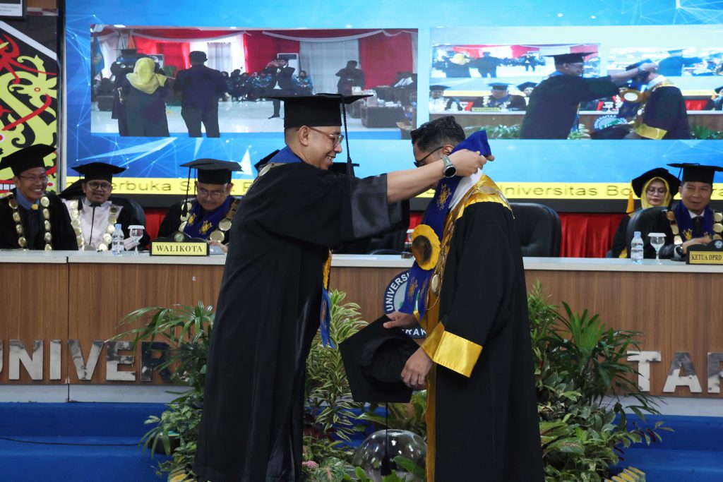 Pengukuhan Guru Besar UBT: Prof. Nur Utomo Dorong Keadilan Pembiayaan Ekonomi Melalui Pendekatan Gender dan Kearifan Lokal